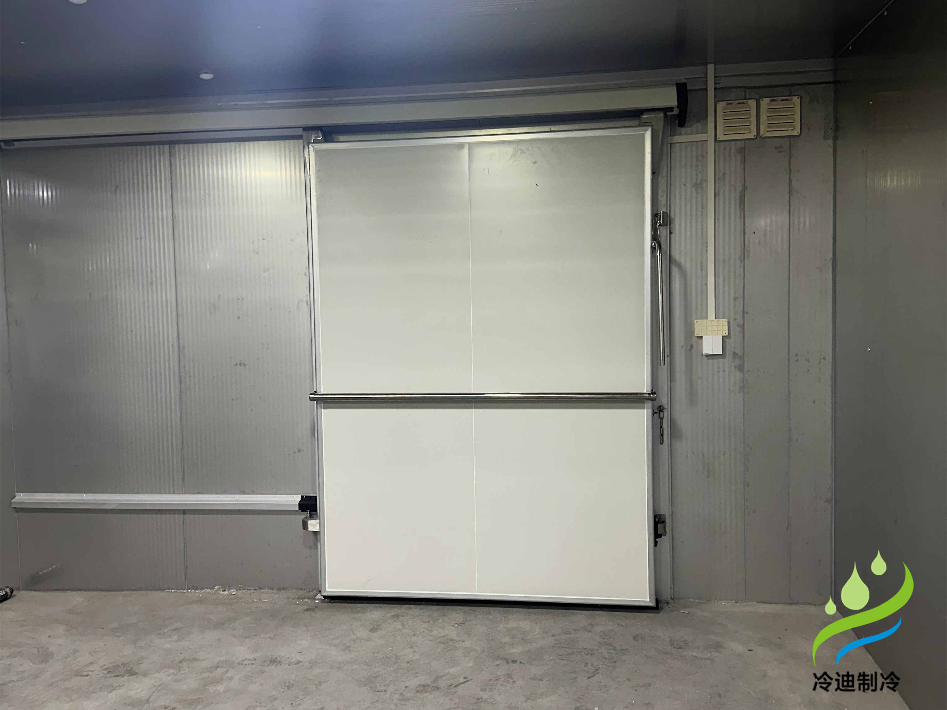 蓋一個冷庫大概要多少錢一平方？